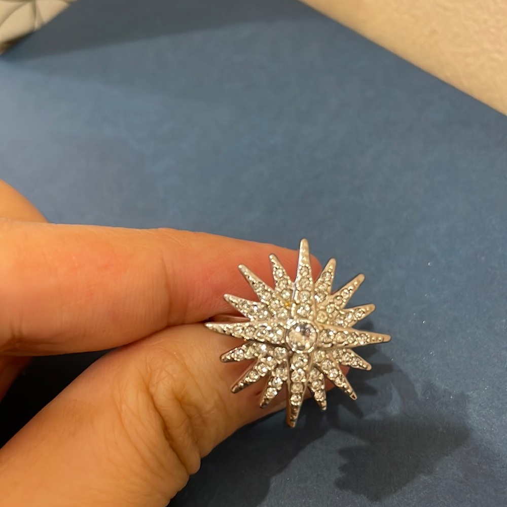 Swarovski Starburst Ring. Size 6. Swarovski size 52.